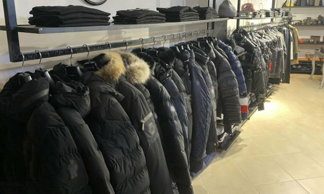 Βόλος: Ποινή φυλάκισης σε 22χρονη που πιάστηκε να κλέβει ρούχα από κατάστημα