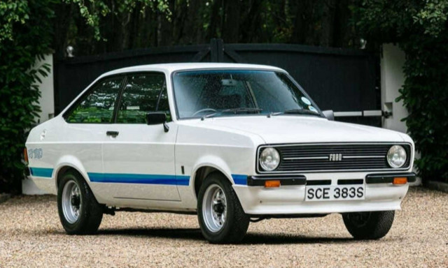 Αυτό το Ford των 115 ίππων κοστίζει περισσότερο από μια Ferrari