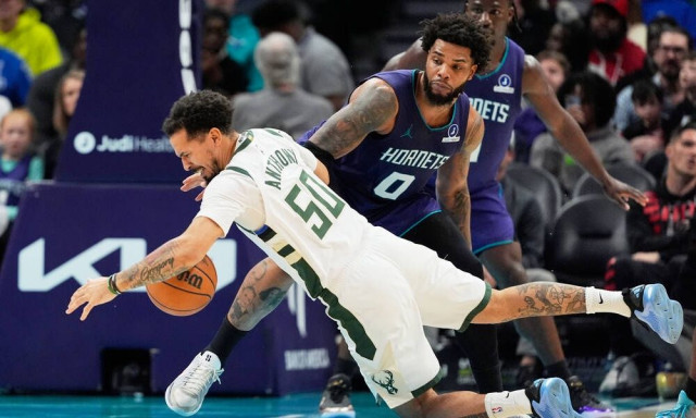 NBA: Δεν έκαναν... προκοπή χωρίς Γιάννη οι Μπακς - Διαστημικός ο Γιόκιτς