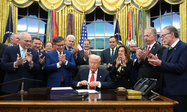 Τραμπ: Εξαιρεί από τους δασμούς καφέ, κρέας και εξωτικά φρούτα