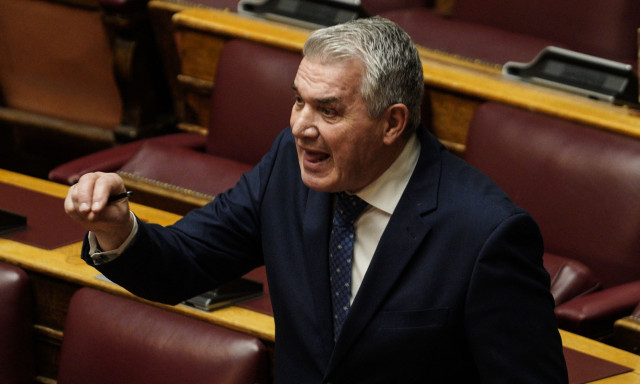 Δημήτρης Κυριαζίδης: Δεν «βγαίνει» με 5.000 ευρώ  - «Ευτυχώς η σύζυγός μου δουλεύει»