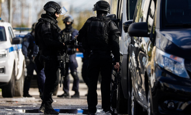 Ξεκινά σήμερα η 24ωρη αστυνόμευση σε οικισμούς Ρομά της Αττικής – Τι προβλέπει το σχέδιο