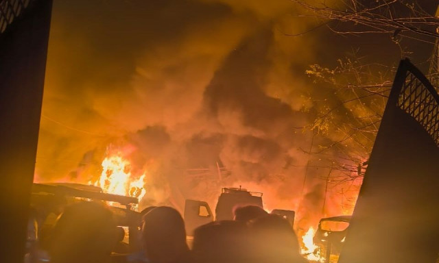 Ινδία: Η στιγμή της έκρηξης σε αστυνομικό τμήμα - Τουλάχιστον εννέα νεκροί και 29 τραυματίες