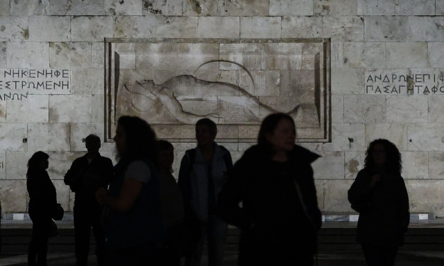 Άγνωστος Στρατιώτης: Με βάση τον νέο νόμο η δίωξη κατά μελών του Ρουβίκωνα για το πανό