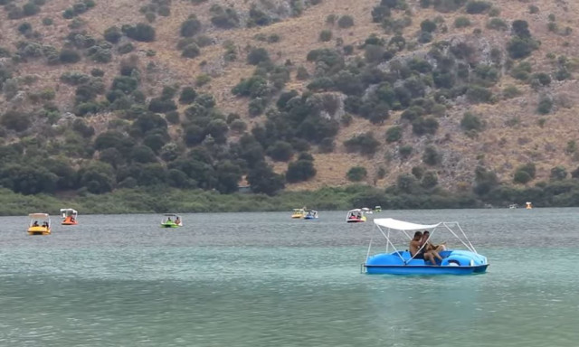 Λίμνη Κουρνά: Το μοναδικό φυσικό διαμάντι της Κρήτης