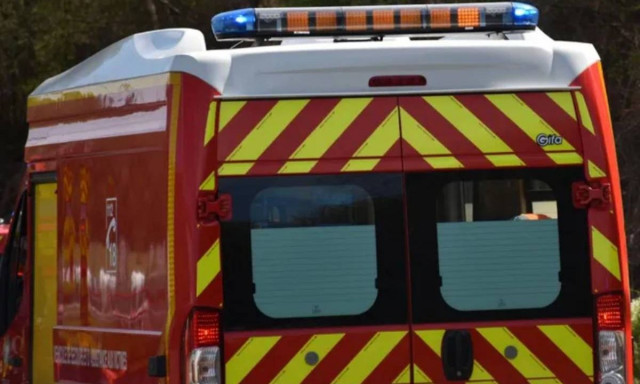 Σοκ στη Γαλλία: Γυναίκα αυτοκτόνησε με αλυσοπρίονο σε πάρκινγκ καταστήματος - Έκοψε τον λαιμό της