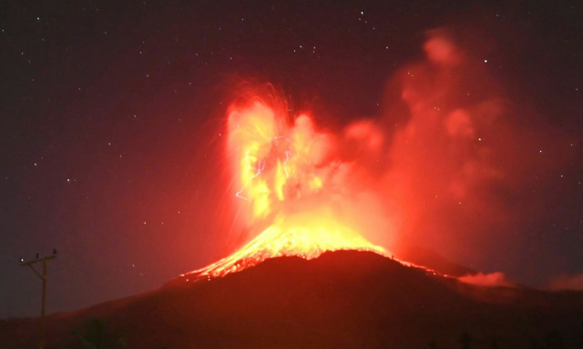 Ιαπωνία: Σε συναγερμό οι αρχές μετά την έκρηξη του ηφαιστείου Σακουρατζίμα – Εντυπωσιακές εικόνες