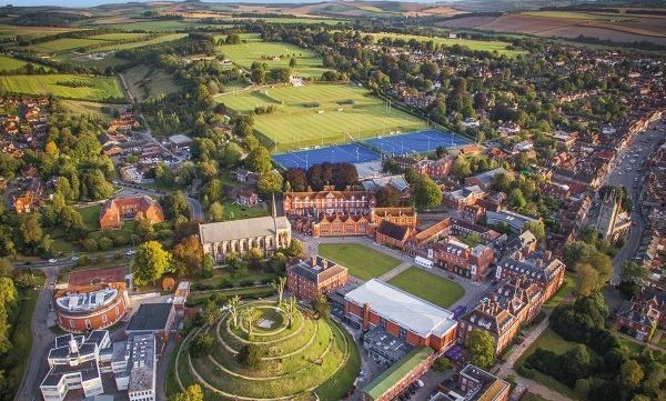 Βρετανία: Καθηγητής του Marlborough College αυτοκτόνησε μετά την απόλυσή του για απρεπή συμπεριφορά