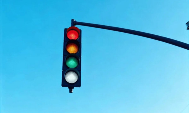 Έρχεται η λευκή φάση στα φανάρια για πιο γρήγορη κυκλοφορία - Τι έδειξαν έρευνες