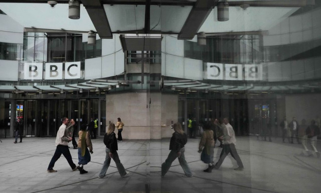 BBC: «Θα πολεμήσουμε» αν ο Τραμπ ζητήσει 5 δισ. αποζημίωση