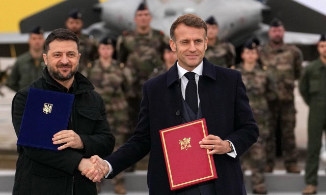 Η Ουκρανία «παρήγγειλε» 100 μαχητικά Rafale από τη Γαλλία - «Μια μεγάλη μέρα», λέει ο Μακρόν