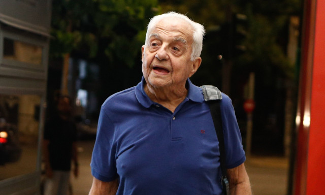 Αλέκος Φλαμπουράρης: Τι αναφέρει το ιατρικό ανακοινωθέν για τον θάνατό του