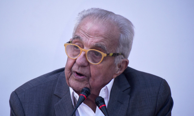 Πέθανε ο Αλέκος Φλαμπουράρης σε ηλικία 87 ετών