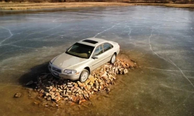 Volvo Island: Πώς δημιουργήθηκε πριν 13 χρόνια το πιο κουλό «μνημείο» του Google Maps