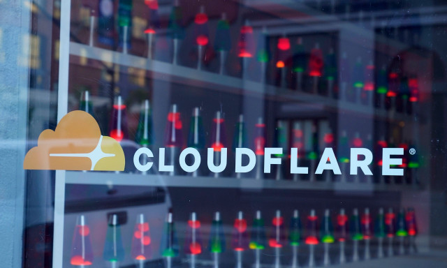 «Μπλακ άουτ» στο ίντερνετ: Αποκαταστάθηκαν πλήρως οι υπηρεσίες της Cloudfare
