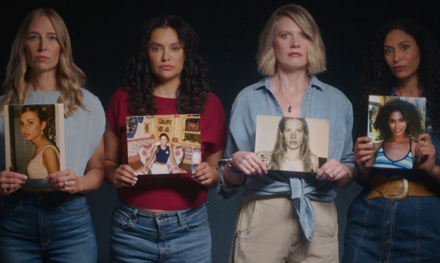 «Αυτή είμαι εγώ, όταν γνώρισα τον Έπσταϊν»: Το νέο βίντεο για τα θύματα και η ιστορική ψήφος