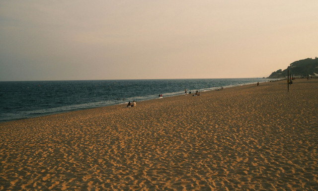 Ανησυχητική πρόβλεψη: Οι μισές παραλίες της Γης θα έχουν εξαφανιστεί μέχρι το τέλος του αιώνα