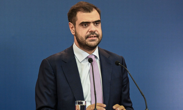 Μαρινάκης για βιβλίο Τσίπρα: «Όταν σταματήσω να γελάω θα το διαβάσω»