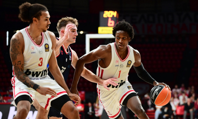 Ολυμπιακός:  «Μέσα» ο Νιλικίνα, «έξω» ο Ουόρντ