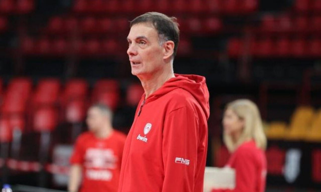 Μπαρτζώκας: «Αν όσοι κάνουν εκπομπές νομίζουν ότι ξέρουν καλύτερα, να μας πουν πού έχουν διδάξει»