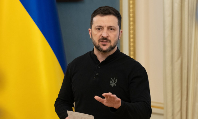 Ουκρανία: Ο Ζελένσκι ζητεί «αξιοπρεπή» ειρηνευτική συμφωνία για τη χώρα του