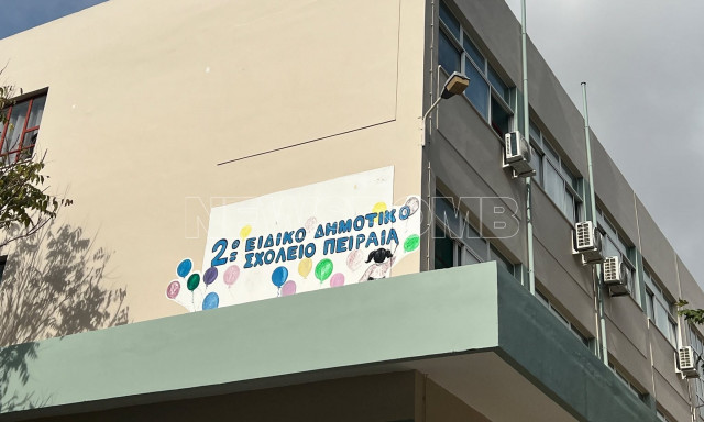 Πειραιάς: «Δεν έχει ξανασυμβεί τέτοιο περιστατικό», λέει μητέρα μετά τον θάνατο 13χρονης σε σχολείο