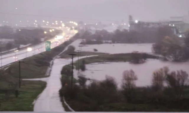 Ήπειρος στο έλεος της κακοκαιρίας: Αποκλεισμένοι κάτοικοι και εκτεταμένες ζημιές