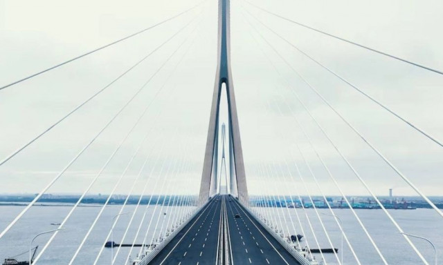 Από το Σύνταγμα έως τη Γλυφάδα: Εγκαινιάστηκε η μεγαλύτερη κρεμαστή γέφυρα στον κόσμο