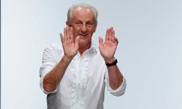 Πέθανε ο Πολ Κοστέλο – Ο σχεδιαστής που έκανε στυλιστικό είδωλο την πριγκίπισσα Νταϊάνα