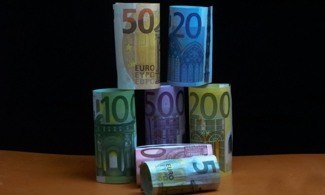 Τρεις στους δέκα Έλληνες μιλούν πιο άνετα για τα οικονομικά τους με AI παρά με άνθρωπο