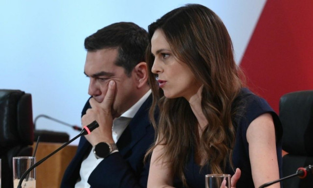 Βιβλίο Τσίπρα: Οι αιχμές για Αχτσιόγλου και η άρνηση στην πρόταση ανάληψης της προεδρίας