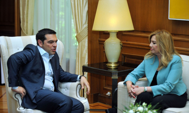 Ο διευθυντής του γραφείου της Φώφης Γεννηματά διαψεύδει Τσίπρα