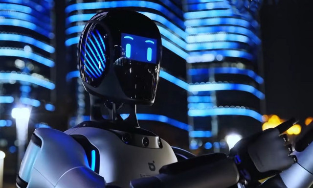 Ρεκόρ Γκίνες: Ανθρωπόμορφο ρομπότ από την Κίνα περπάτησε 106 χιλιόμετρα μέσα σε τρεις ημέρες