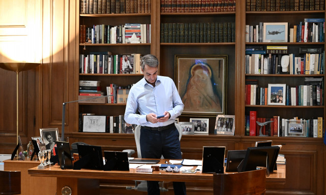 Μητσοτάκης για την Ημέρα εξάλειψης της βίας κατά των γυναικών: 20.000 καταγγελίες - 13.000 συλλήψεις