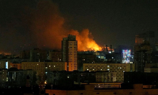 Ουκρανία: Ισχυρές εκρήξεις στο Κίεβο – Πληροφορίες για ρωσικά χτυπήματα με βαλλιστικούς πυραύλους