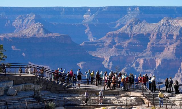 ΗΠΑ: Επιπλέον χρεώση 100 δολαρίων στους ξένους τουρίστες για την είσοδο στα εθνικά πάρκα