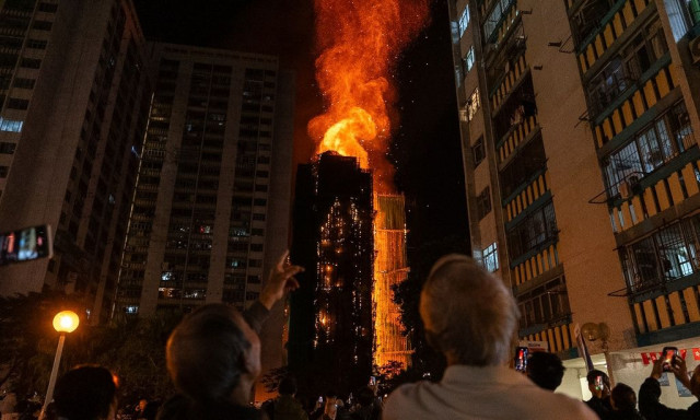 Χονγκ Κονγκ: Τρεις συλλήψεις για τη θανατηφόρα πυρκαγιά σε ουρανοξύστη - 36 νεκροί, 279 αγνοούμενοι