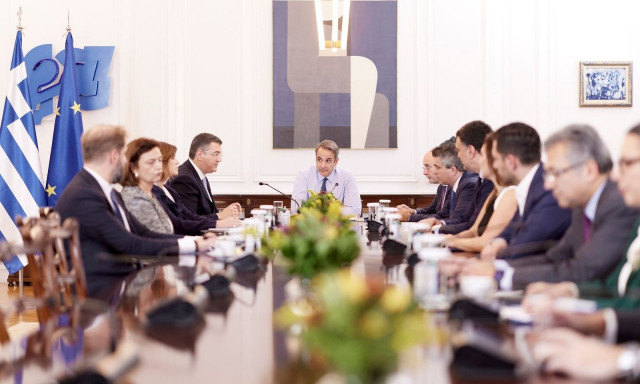 Ο Μητσοτάκης συναντήθηκε στο Μαξίμου με τον Τζιτζικώστα - Τι συζήτησαν και τι δήλωσαν