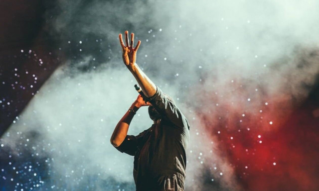 Αποκαλυπτική έρευνα: Η φήμη πράγματι... σκοτώνει - Μειωμένο το προσδόκιμο ζωής για τους τραγουδιστές