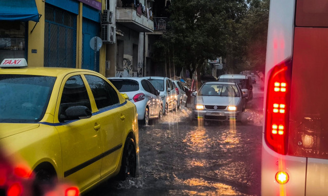 Κίνηση τώρα: Απροσπέλαστος ο Κηφισός – Μποτιλιάρισμα σε Λεωφόρο Αθηνών, κέντρο, Παραλιακή