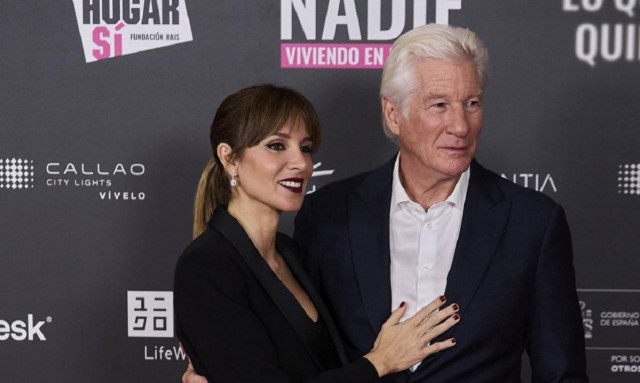 Ρίτσαρντ Γκιρ και Αλεχάντρα Σίλβα: «Μαγνήτισαν» όλα τα βλέμματα στο κόκκινο χαλί