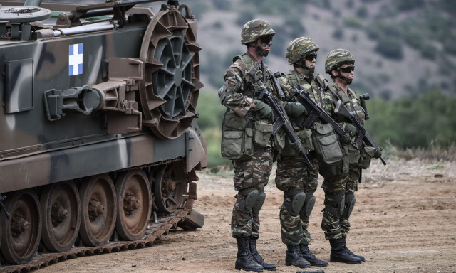 Μέτρα – «ανάσα» για τα στελέχη των Ενόπλων Δυνάμεων: Τι αλλάζει για τους γονείς