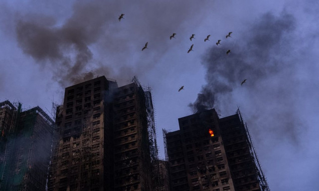 Τραγωδία στο Χονγκ Κονγκ: Τουλάχιστον 65 οι νεκροί από την πυρκαγιά - Στους 70 οι τραυματίες