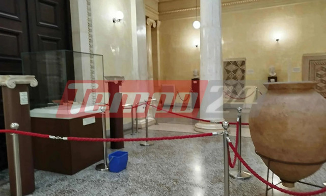 Πάτρα: Κουβάδες στα δικαστήρια εξαιτίας της βροχής