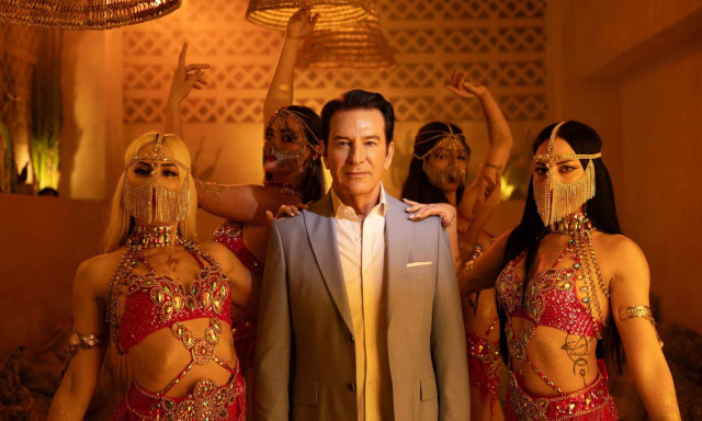 Ο Δημήτρης Κοντολάζος βάζει «φωτιά» στη νυχτερινή ζωή της Πάτρας!