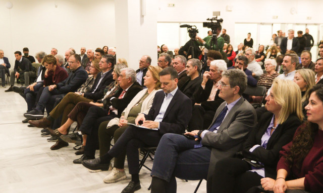 To κλίμα έφερε «κοντά» ΠΑΣΟΚ, ΣΥΡΙΖΑ και ΝΕΑΡ - Οι στοχεύσεις και το «φάντασμα» του Τσίπρα