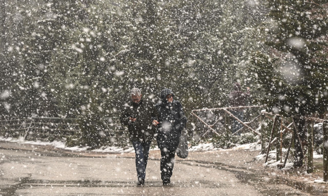 Καιρός: «Δεκέμβρης από τα παλιά» ή «ζεστός» της νέας εποχής; Αντικρουόμενες προγνώσεις μετεωρολόγων