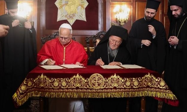 Ιστορική δοξολογία στο Φανάρι - Το παρασκήνιο της Κοινής Διακήρυξης Οικουμενικού Πατριάρχη και Πάπα