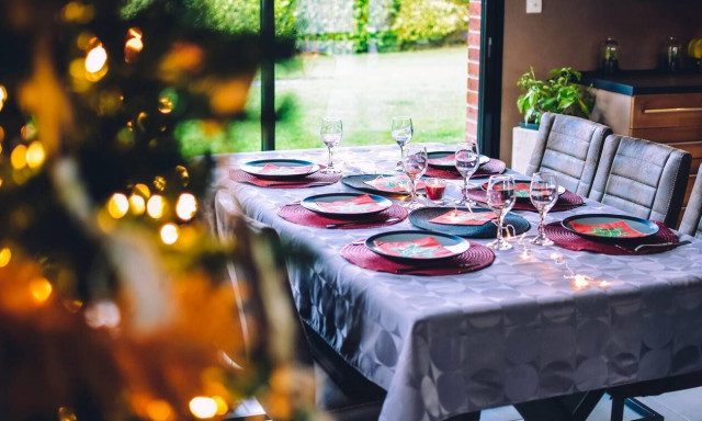 Τα μεγάλα γιορτινά τραπέζια μπορεί να οδηγήσουν σε καρδιακή προσβολή - Πώς να την αποφύγετε