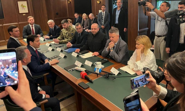 Σκληρό πόκερ για την Ουκρανία στη Φλόριντα:  Οι συζητήσεις για το σχέδιο ειρήνης δεν είναι «εύκολες»